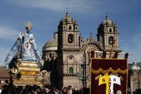 PE0508EM0642_cusco-corpus-christi.jpg