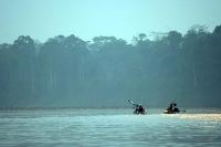 PE0905EP253_tambopata_kayak.jpg
