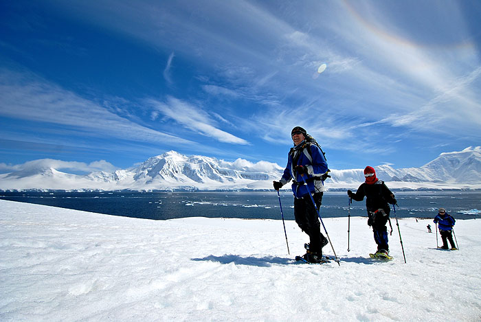 AQ10AD01_antarctic-dream-camping-kiko-guzman-1.jpg [© Last Frontiers Ltd]