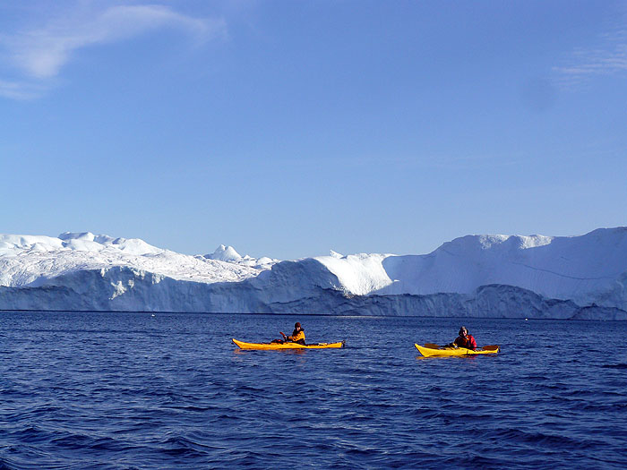 CN0812SM083_illulisat-kayaking.jpg [© Last Frontiers Ltd]