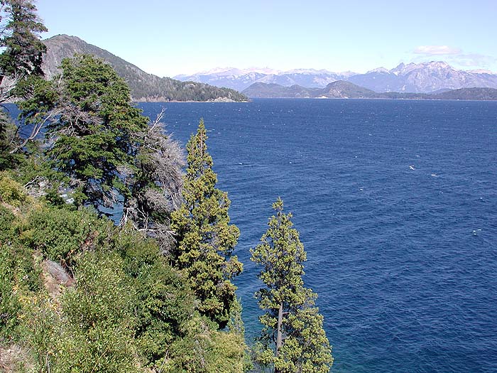 AR0303EP162_nahuel_huapi.jpg [© Last Frontiers Ltd]