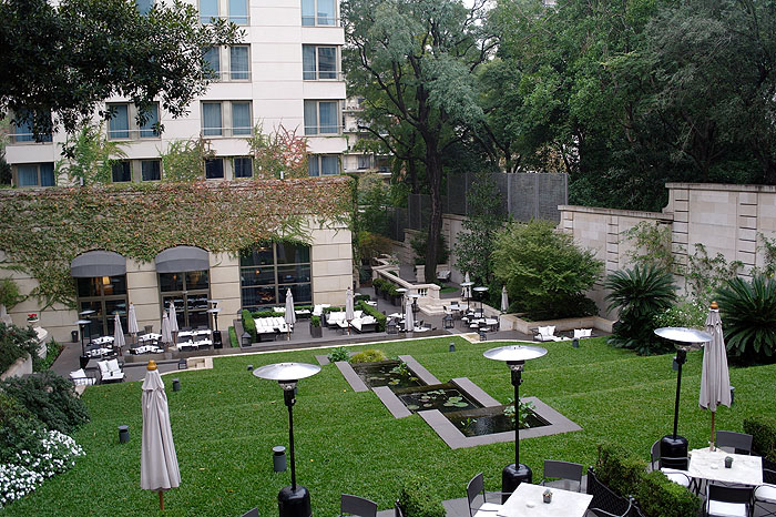 AR0512JL151_buenos-aires-park-hyatt-garden.jpg [© Last Frontiers Ltd]