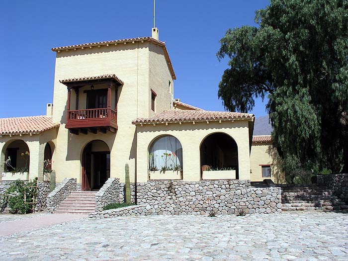 AR0904EP101_colome.jpg [© Last Frontiers Ltd]