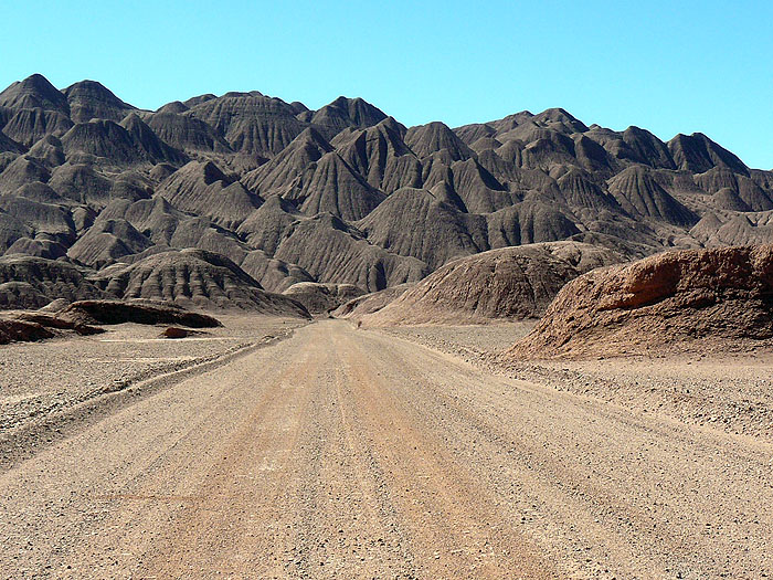 AR0914SM0946_tolar-grande-to-san-antonio-de-los-cobres-labyrinth-desert.jpg [© Last Frontiers Ltd]