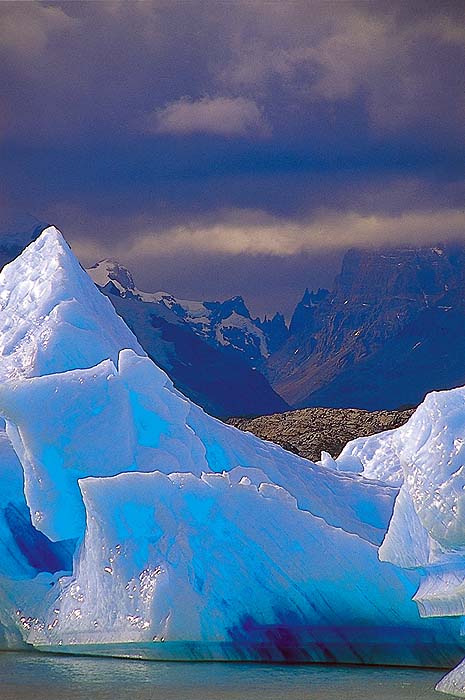 AR1296EPB73_upsala_iceberg.jpg [© Last Frontiers Ltd]