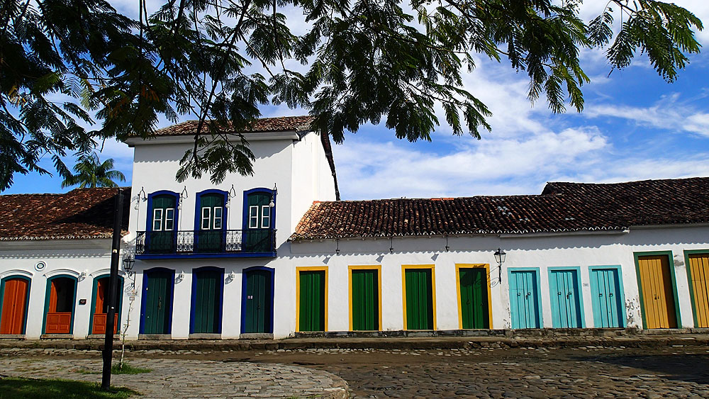 BR0519NR0638_paraty.jpg [© Last Frontiers Ltd]