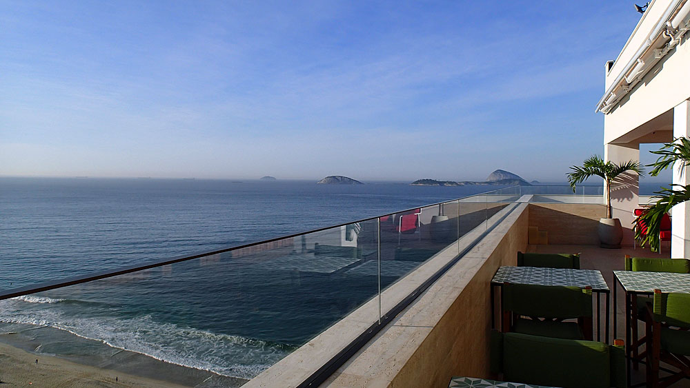 BR0519NR0912_janeiro-rooftop-bar.jpg [© Last Frontiers Ltd]