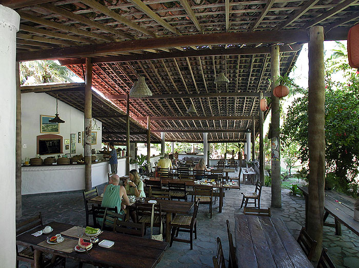BR09BL_vila-guaiamu-restaurant.jpg [© Last Frontiers Ltd]
