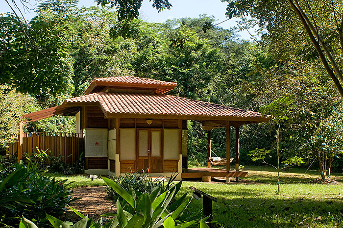 BR13CL02_cristalino-bungalow-outside-view-by-luis-gomes.jpg [© Last Frontiers Ltd]
