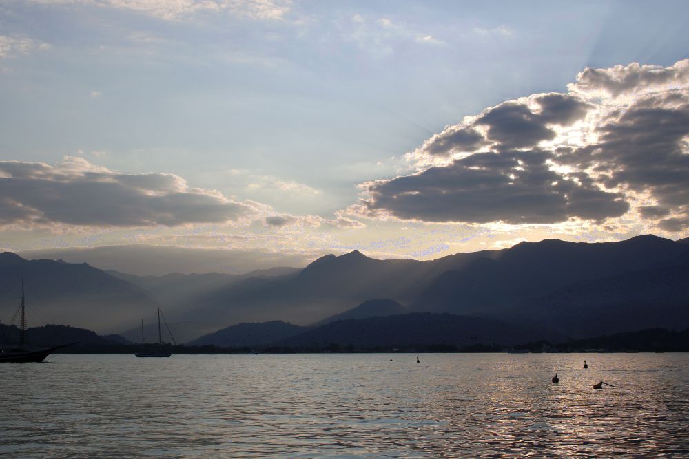 BR2406LD387_paraty-boat-trip-to-vila-mamangua.jpg [© Last Frontiers Ltd]