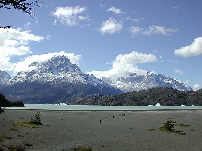 CH0302SM0802_Grey_Glacier.jpg [© Last Frontiers Ltd]