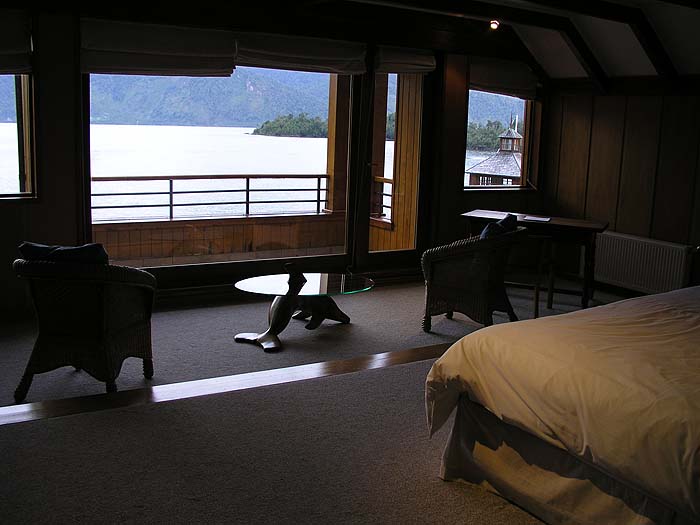 CH1005SM086_puyuhuapi_capitania_room.jpg [© Last Frontiers Ltd]