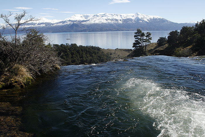 CL0909EM195_waterfalls-near-terra-luna.jpg [© Last Frontiers Ltd]