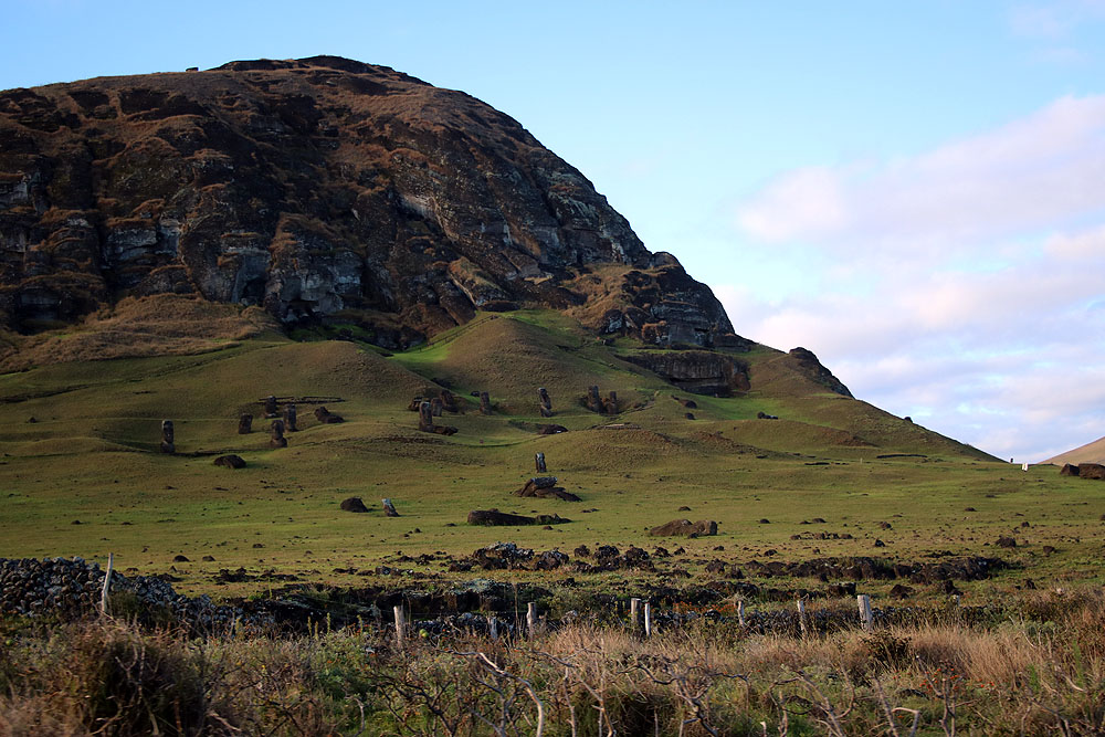 CL0919LD244_rano-raraku-quarry.jpg [© Last Frontiers Ltd]