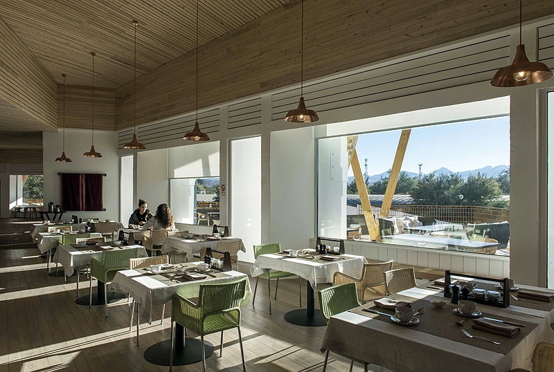 CL17EX02_explora-atacama-dining-room.jpg [© Last Frontiers Ltd]