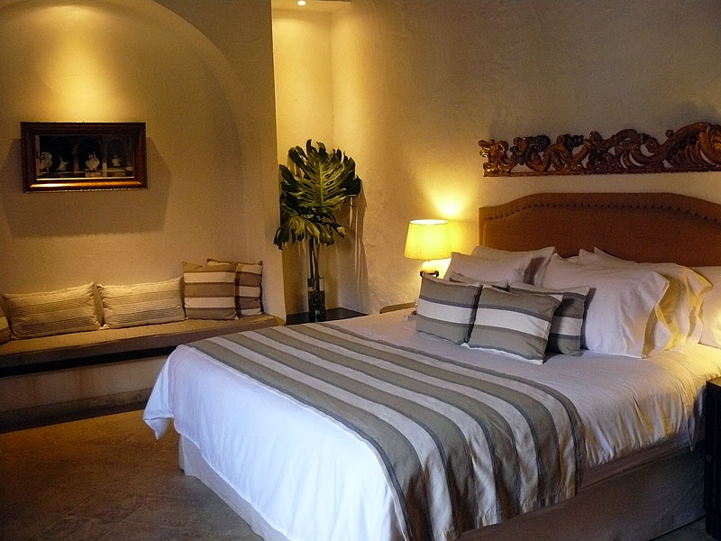 CO0517SM723_cartagena-casa-del-arzobispado-suite.jpg [© Last Frontiers Ltd]