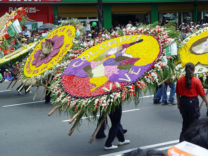 CO07PE_medellin-flower-festival-Silleteros-1.jpg [© Last Frontiers Ltd]