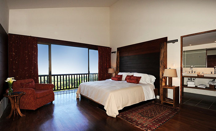 CR11PV_poas-5902-volcano-view-room.jpg [© Last Frontiers Ltd]