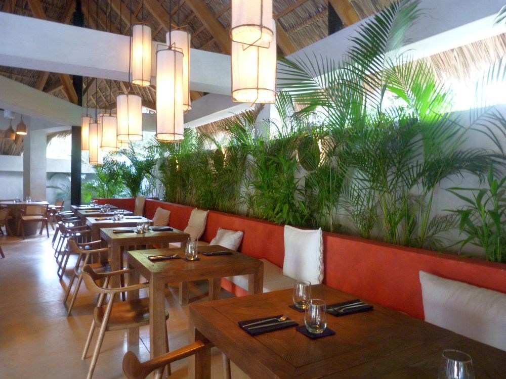 CR2605HN418_nosara-esh-restaurant.jpg [&copy; Last Frontiers Ltd]