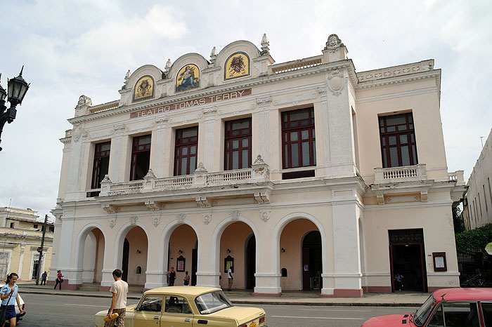 CU0612JL203_cienfuegos-teatro-tomas-terry.jpg [© Last Frontiers Ltd]