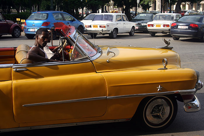 CU0705EP159_havana_cars.jpg [© Last Frontiers Ltd]