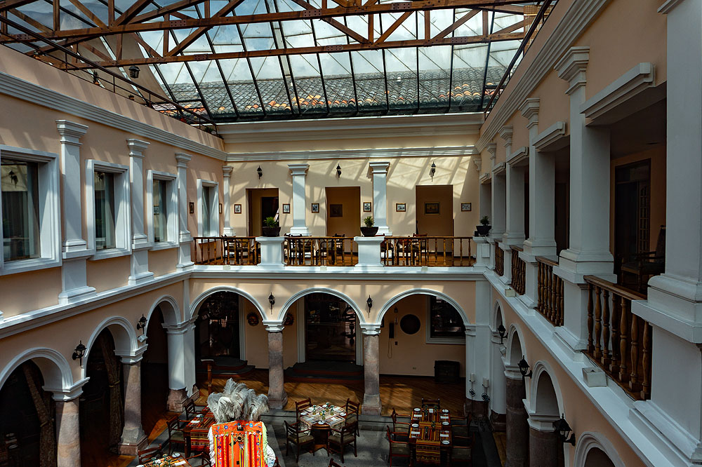 EC1018HG595_patio-andaluz-internal-courtyard.jpg [© Last Frontiers Ltd]