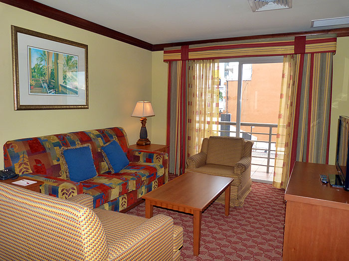 SV0913SM0469_suites-las-palmas.jpg [© Last Frontiers Ltd]