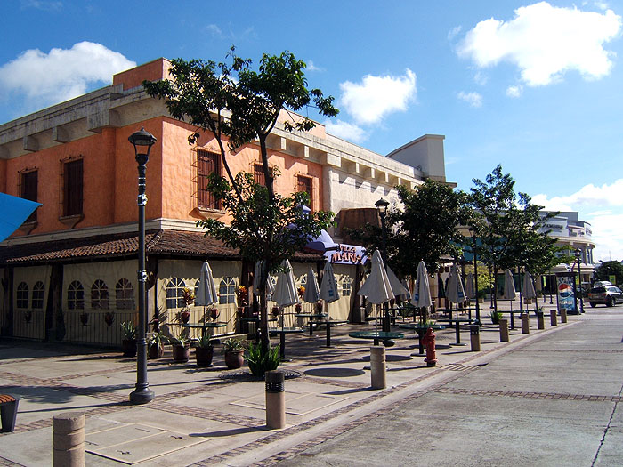 SV1007JF183_courtyard_marriott.jpg [© Last Frontiers Ltd]