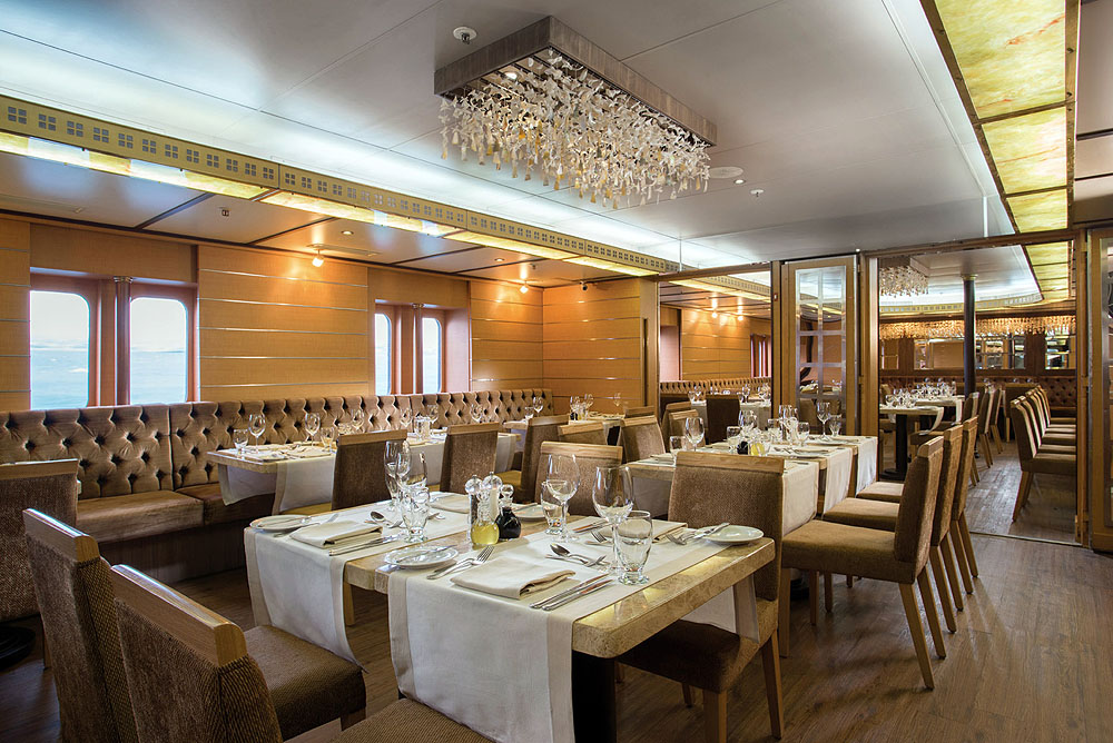 GP0914SG011_silver-galapagos-restaurant.jpg [© Last Frontiers Ltd]