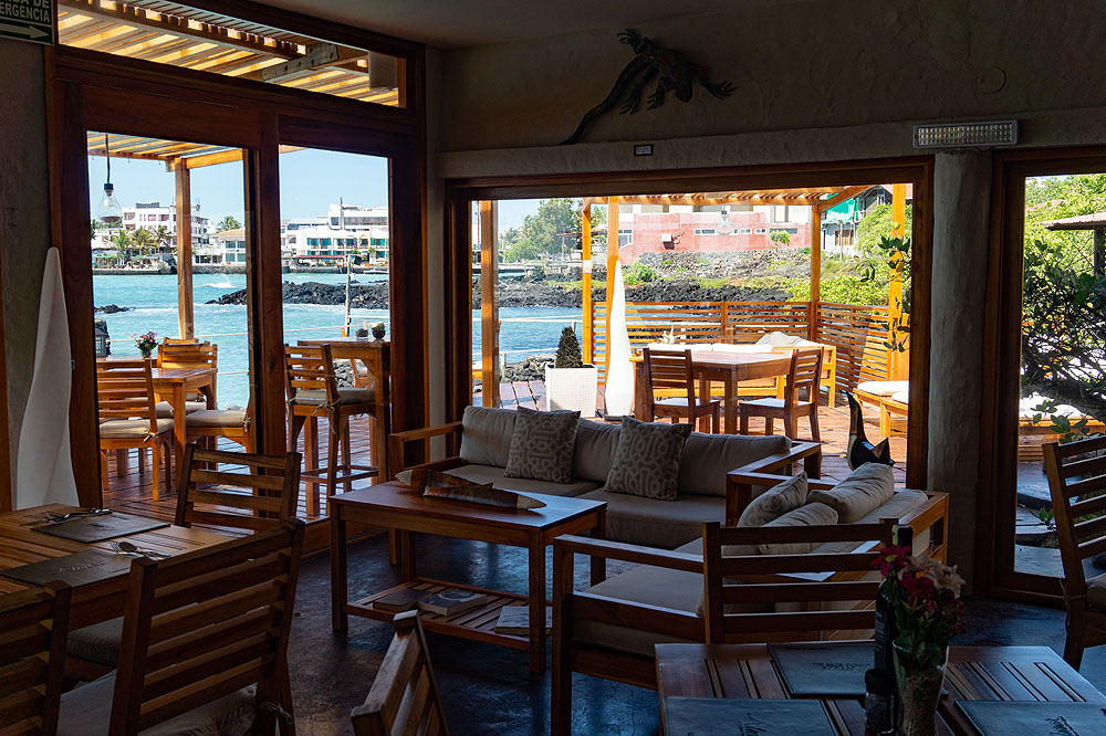 GP1018HG271_red-mangrove-restaurant.jpg [© Last Frontiers Ltd]