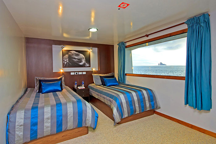 GP12HC11_oceanspray-twin-cabin.jpg [© Last Frontiers Ltd]