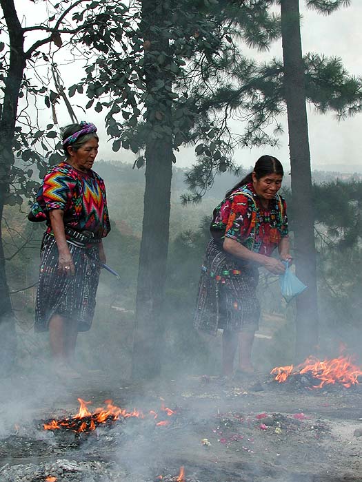 GU0402EP1150_Chichi_ceremony.jpg [© Last Frontiers Ltd]