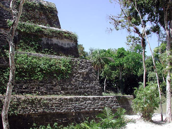 GU0402EP1271_Yaxha.jpg [© Last Frontiers Ltd]