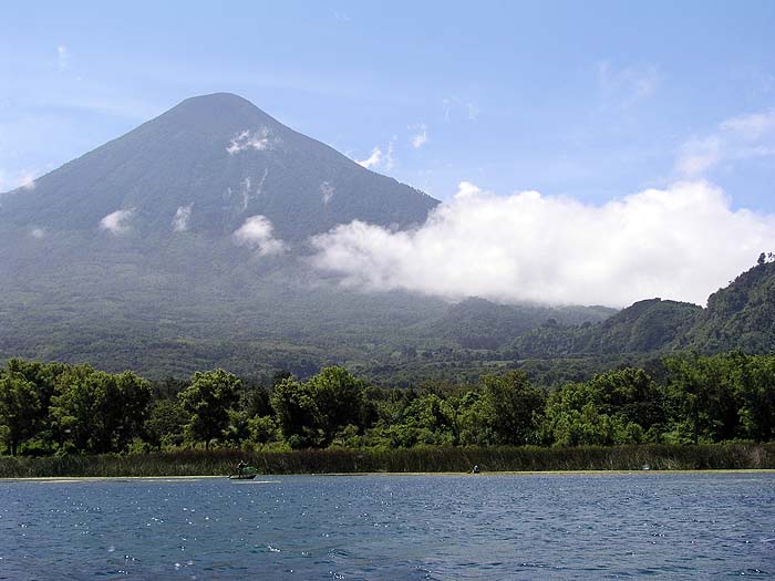 GU0704EP119_santiago_atitlan.jpg [© Last Frontiers Ltd]