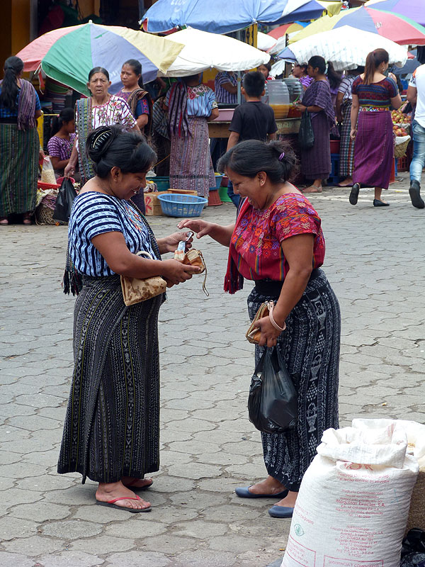 GU0916NL162_santiago-de-atitlan.jpg [© Last Frontiers Ltd]