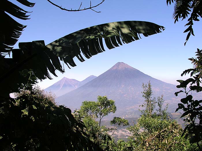 GU1105EM129_volcano_pacaya.jpg [© Last Frontiers Ltd]