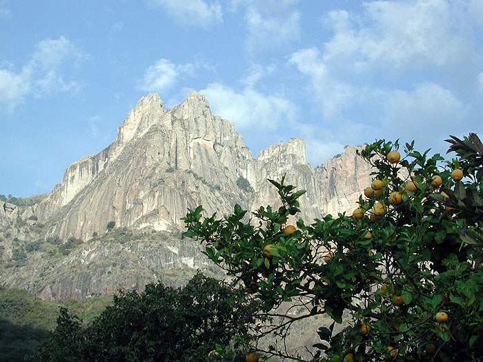 MX0304EM216_copper_canyon_hike.jpg [© Last Frontiers Ltd]