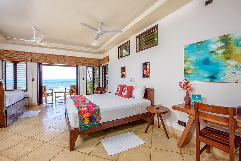 NI0117YE005_yemaya-ocean-suite.jpg [© Last Frontiers Ltd]