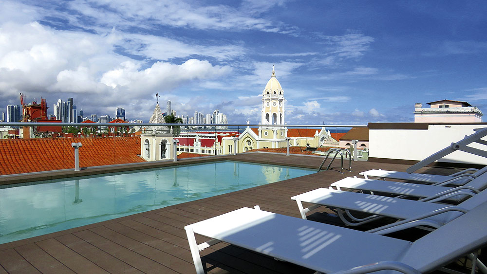 009PA1807CH_central-hotel-pool-rooftop.jpg [© Last Frontiers Ltd]