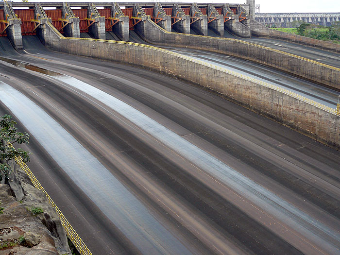 PY0909EP531_itaipu.jpg [© Last Frontiers Ltd]