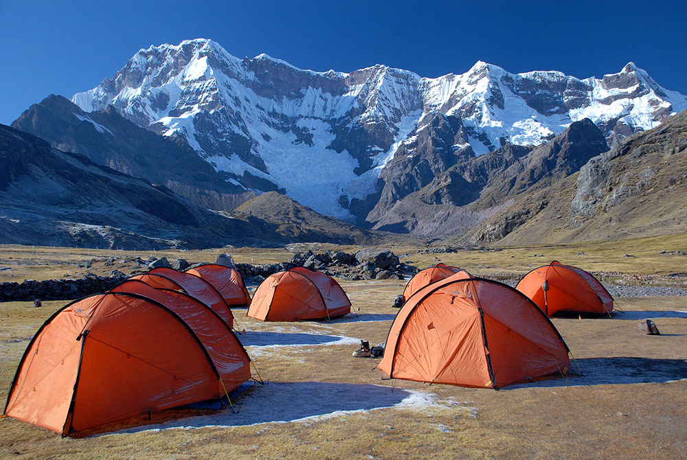 001PE2005AZ_ausangate-trek-tents.jpg [© Last Frontiers Ltd]