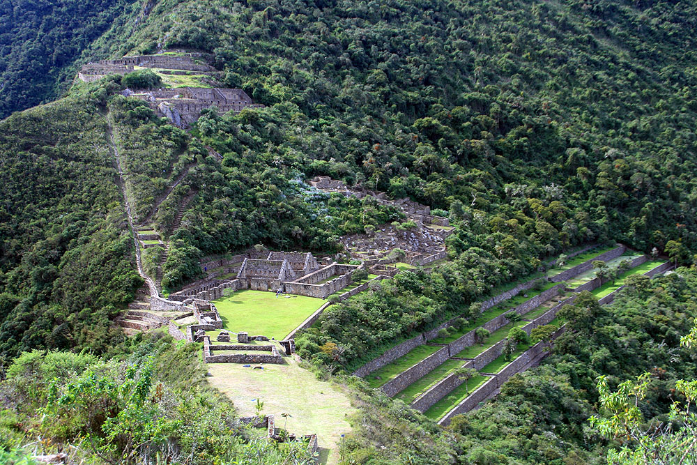 010PE2005AZ_choquequirao-ruins.jpg [© Last Frontiers Ltd]