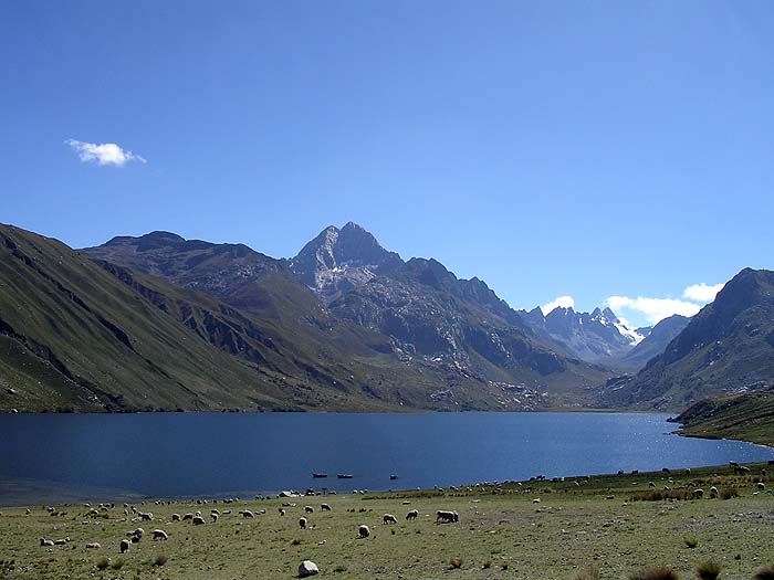 PE0405AE279_cordillera_blanca.jpg [© Last Frontiers Ltd]