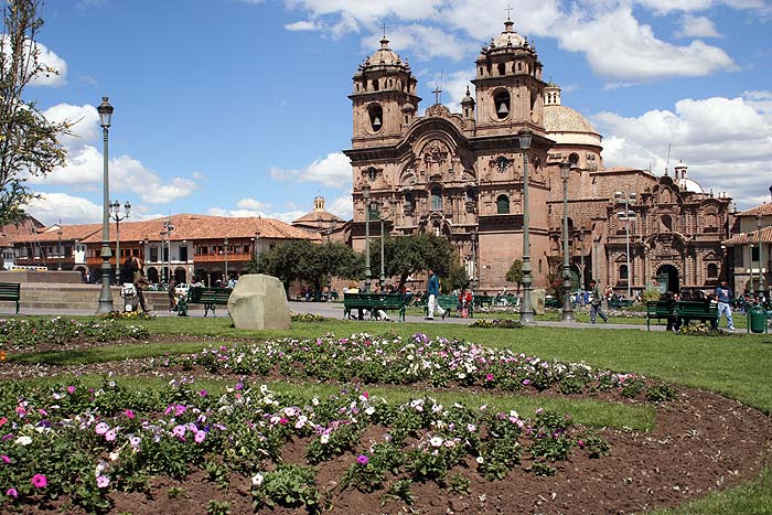 PE0905EP176_cusco_plaza.jpg [© Last Frontiers Ltd]