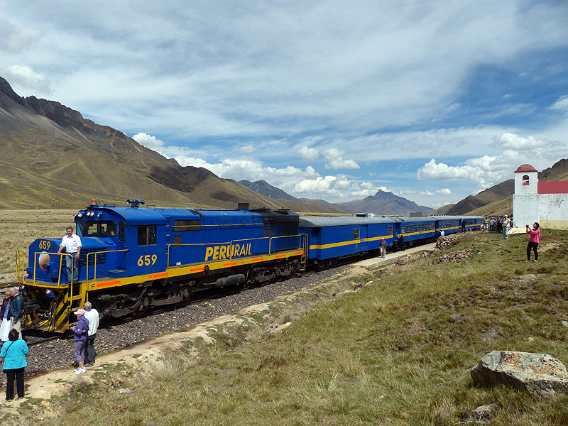 PE1014JL0179_andean_explorer_la_raya.jpg [© Last Frontiers Ltd]