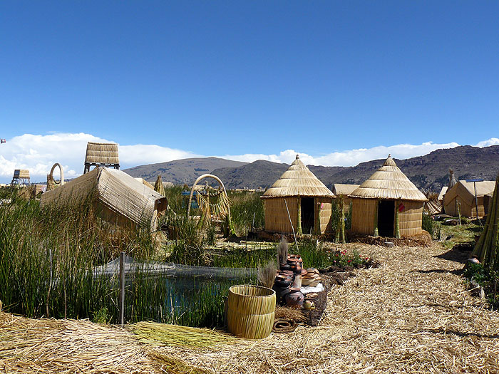 PE1109SM051_qhantati-island-uros.jpg [© Last Frontiers Ltd]