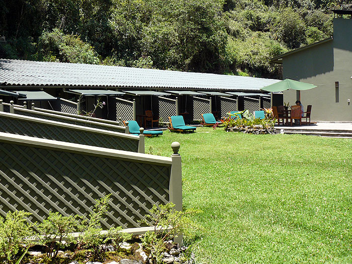 PE1114FD178_shared-guest-terrace-sanctuary-lodge-machu-picchu.jpg [© Last Frontiers Ltd]