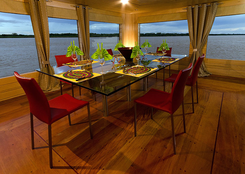 PE11DE05_delfin-I-dining-room.jpg [© Last Frontiers Ltd]