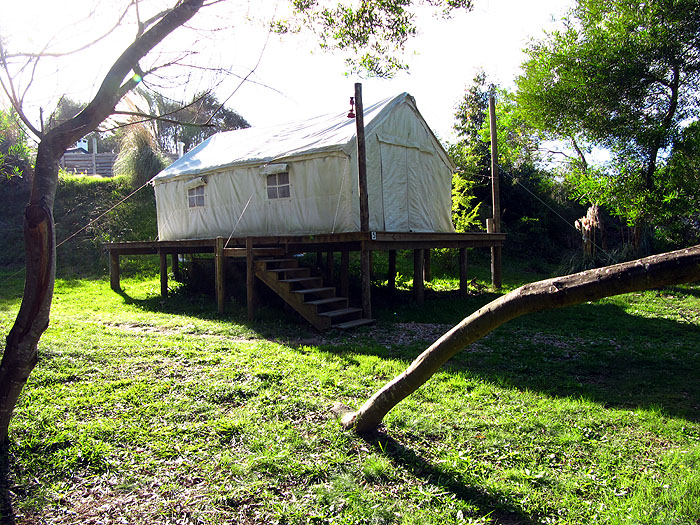 UR0511OF286_pueblo-barrancas-military-tent.jpg [© Last Frontiers Ltd]