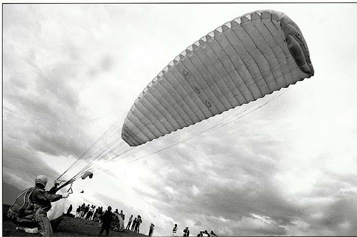 Ariaan_Winter_Venezuela_paraglider.jpg [© Last Frontiers Ltd]